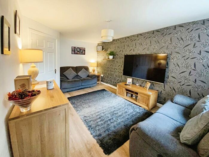 3 Bedroom Detached House For Sale In Hyde Park Road, Kingswood, Hull, HU7