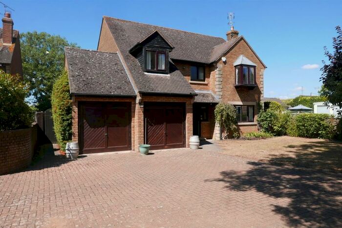 4 Bedroom Detached House For Sale In Whitminster Lane, Frampton On Severn., GL2