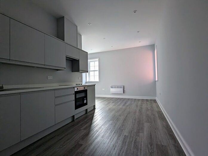 1 Bedroom Flat For Sale In Church Street, Godalming, GU7