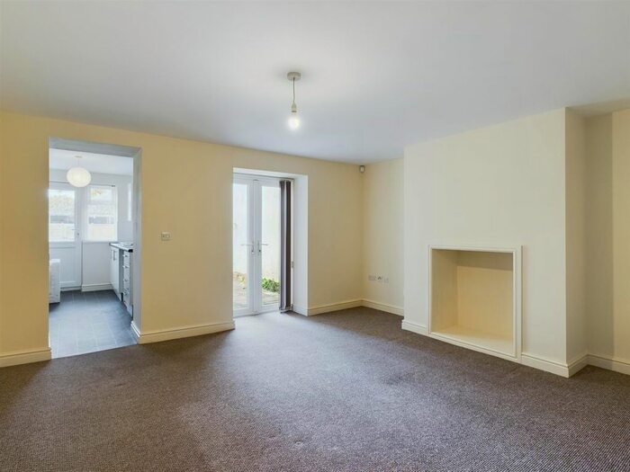1 Bedroom Flat To Rent In New Station Road, Fishponds, Bristol, BS16