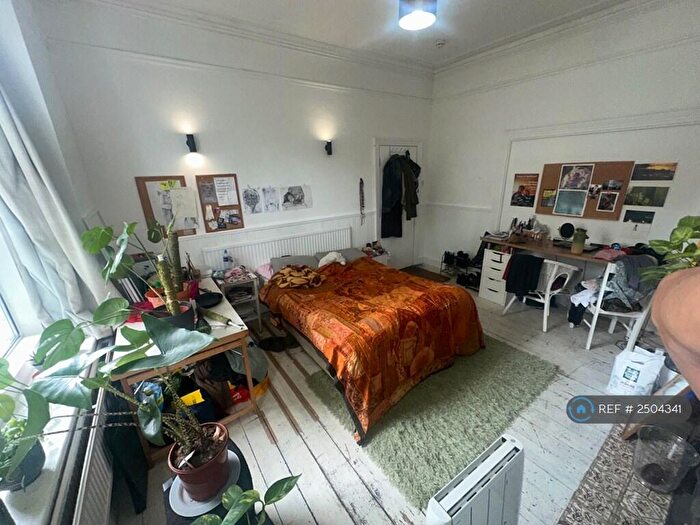 6 Bedroom Terraced House To Rent In Coldharbour Lane, London, SE5