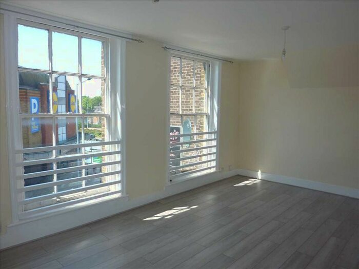 2 Bedroom Flat To Rent In Fore Street, London, N18