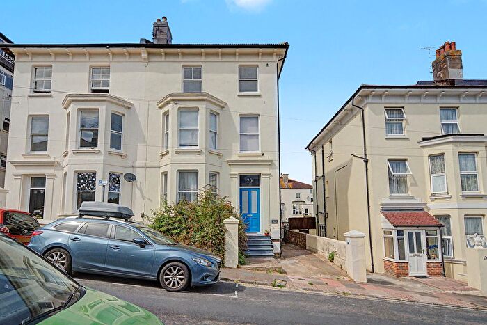 2 Bedroom Flat For Sale In York Villas, Brighton, BN1