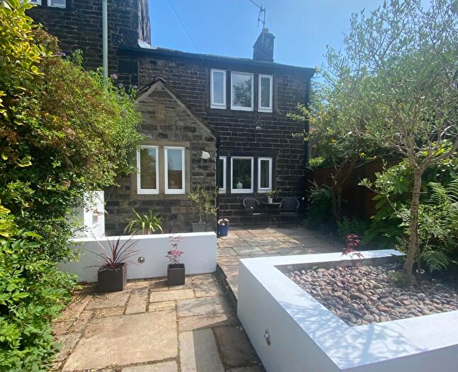 2 Bedroom Cottage For Sale In Manor Cottage, Boarshurst, Greenfield, OL3