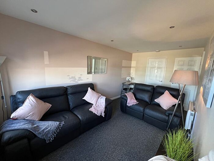 1 Bedroom Flat To Rent In Nelson Court, Top Floor, AB24