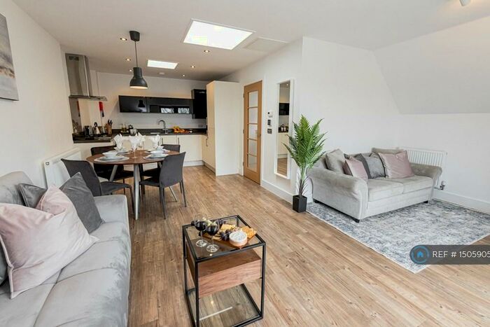 2 Bedroom Detached House To Rent In The Copse, Bournemouth, BH6