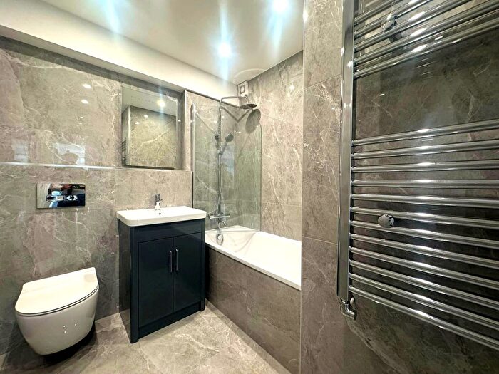 2 Bedroom Flat To Rent In Swanley Centre, Swanley, BR8