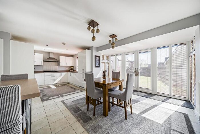 4 Bedroom Detached House For Sale In Gandy Way, Devizes, SN10