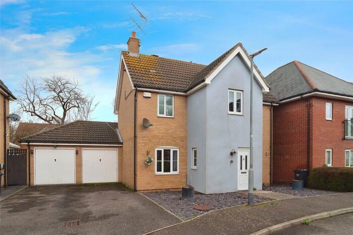 3 Bedroom Detached House For Sale In The Parks, Basildon, Essex, SS13