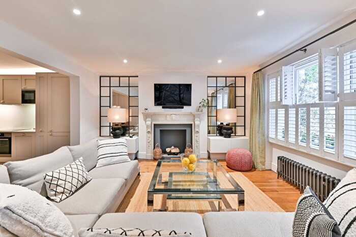 2 Bedroom Flat For Sale In Cathcart Road, Chelsea, London, SW10