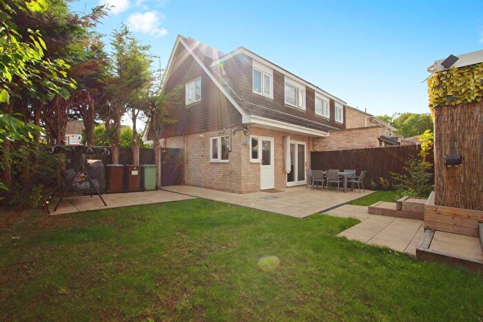 3 Bedroom Semi-Detached House For Sale In Howick Drive, Nottingham, NG6