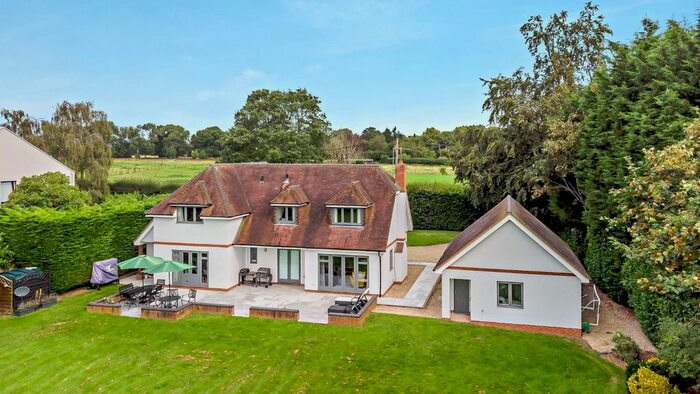 4 Bedroom Detached House For Sale In Upper Bolney Road, Harpsden, Henley-On-Thames, Oxfordshire, RG9