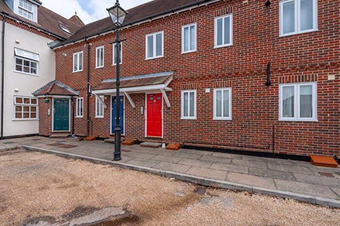 1 Bedroom Flat For Sale In Peter Weston Place, Chichester, PO19