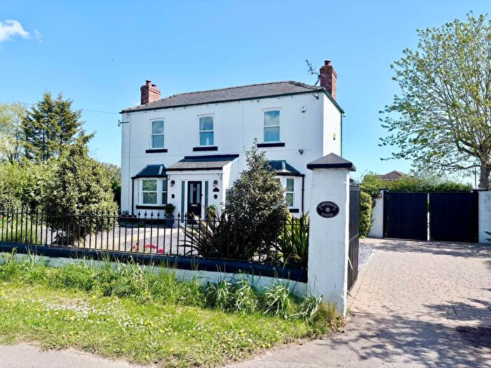 4 Bedroom Detached House For Sale In Station Road, Blaxton, DN9