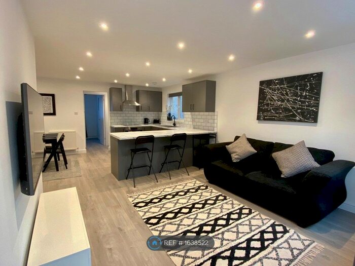 1 Bedroom Maisonette To Rent In Guinevere Road, Crawley, RH11