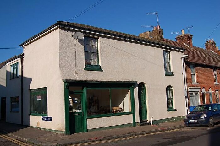 2 Bedroom Property To Rent In St Marys Road, Faversham, ME13