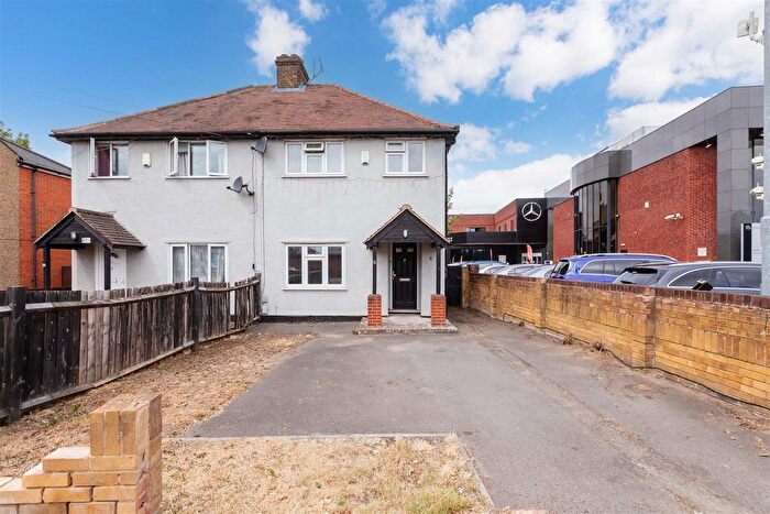 3 Bedroom Semi-Detached House For Sale In Cippenham Lane, Cippenham, SL1