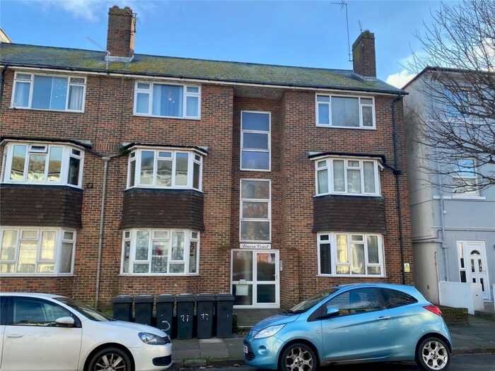 2 Bedroom Flat To Rent In Pevensey Road, Eastbourne, East Sussex, BN22