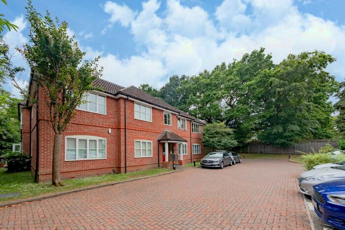 1 Bedroom Flat To Rent In Mallard Place, Farnborough, GU14