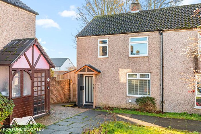 3 Bedroom End Of Terrace House For Sale In Bushey Croft, Harlow, CM18