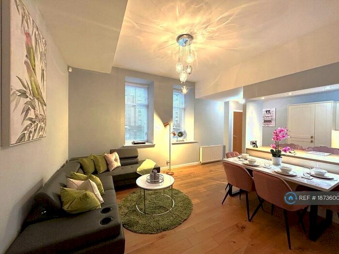 2 Bedroom Flat To Rent In Crown Street, Aberdeen, AB11