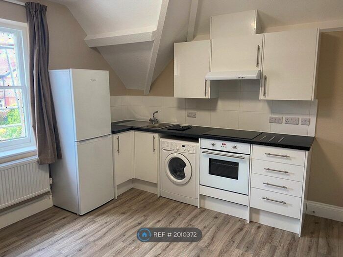 3 Bedroom Flat To Rent In Walsingham Road, Bristol, BS6