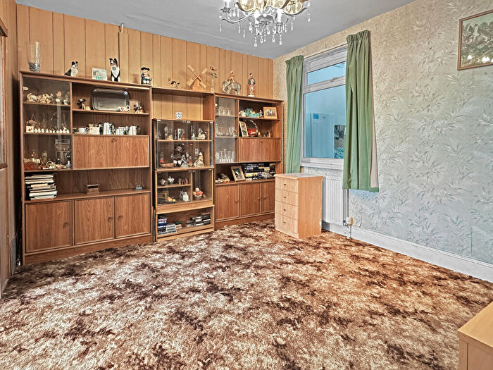 3 Bedroom Terraced House For Sale In Hemingford Road, Cambridge, CB1