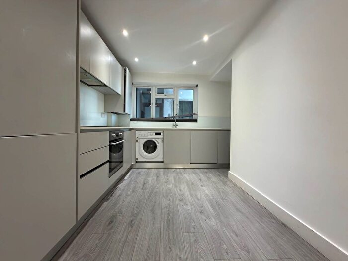 3 Bedroom Semi Detached House To Rent In Fortis Green Road, Muswell Hill, N10
