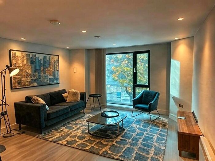 2 Bedroom Apartment To Rent In St Martins Place, Broad Street, Birmingham, West Midlands, B15