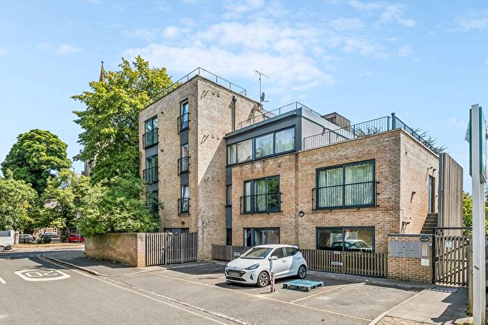 1 Bedroom Flat To Rent In Bath Road, Hounslow, TW4