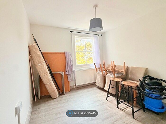 3 Bedroom Flat To Rent In Dunster Gardens, London, NW6