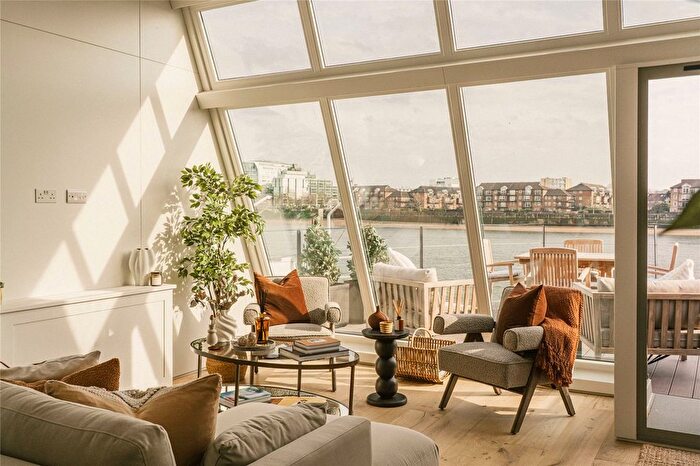 2 Bedroom Houseboat To Rent In Cheyne Walk, Chelsea, SW10