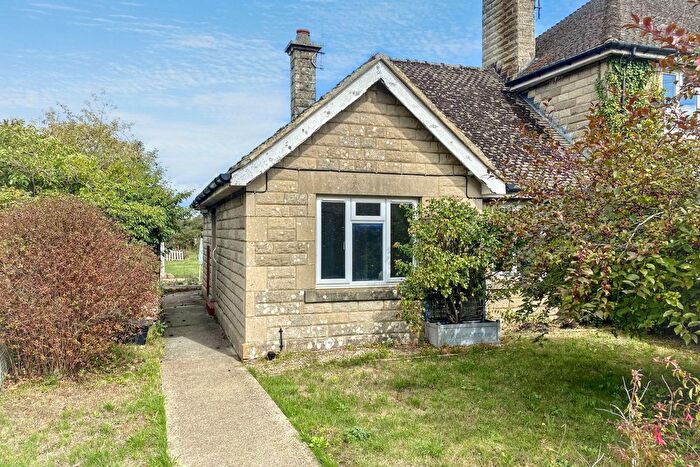 1 Bedroom Bungalow For Sale In Dauntsey Road, Great Somerford, Chippenham, SN15