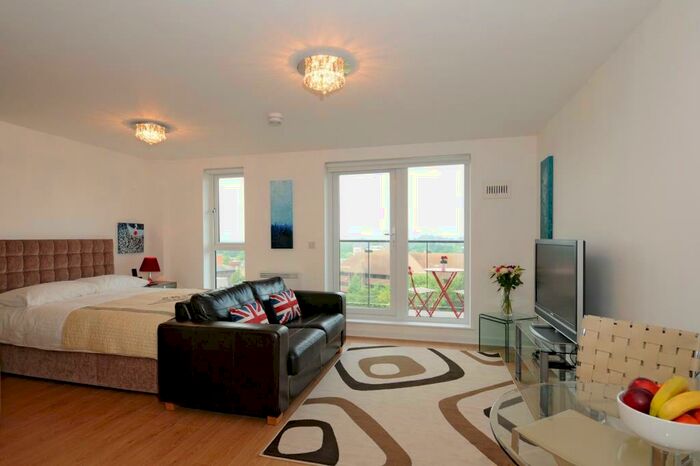 Apartment To Rent In Woking, Surrey, GU22