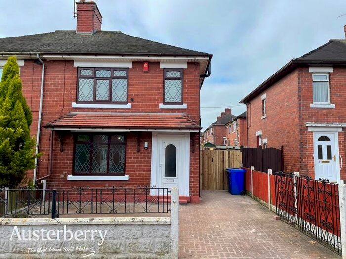 3 Bedroom Semi-Detached House To Rent In Grangewood Road, Meir, Stoke-On-Trent, Staffordshire, ST3