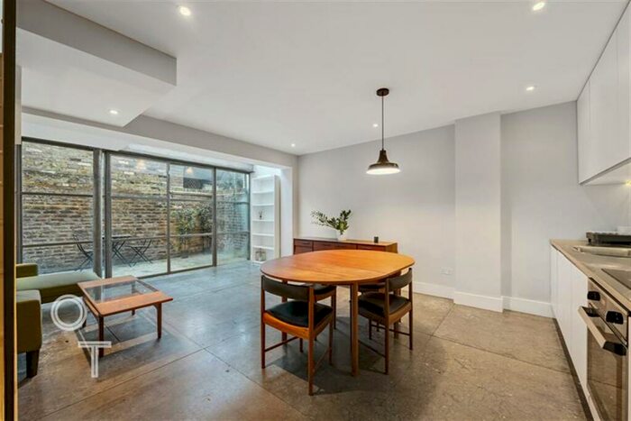 2 Bedroom Flat To Rent In Gloucester Avenue, NW1