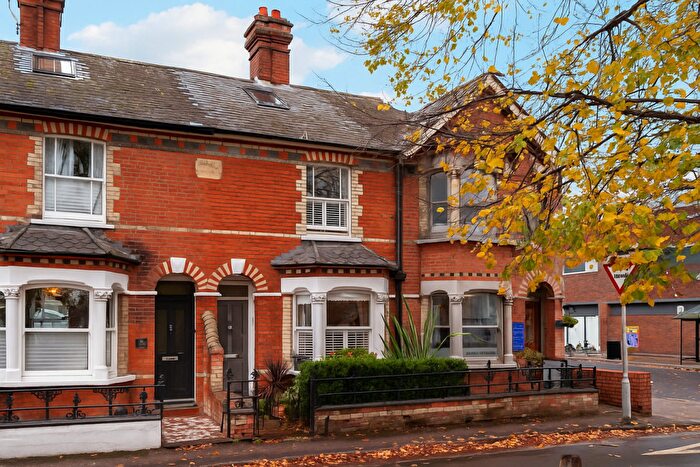 3 Bedroom Terraced House For Sale In Monument Green, Weybridge, KT13