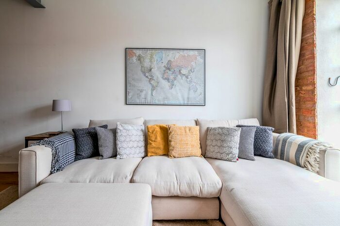 1 Bedroom Flat To Rent In Apartment, Queens Row, London, SE17