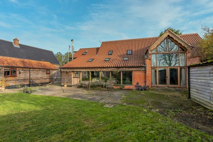 4 Bedroom Barn Conversion For Sale In Church Road, Ellough, Beccles, NR34