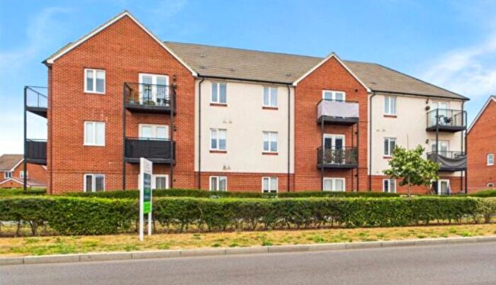 2 Bedroom Flat To Rent In Bolton Drive, Shinfield, Reading, Berkshire, RG2