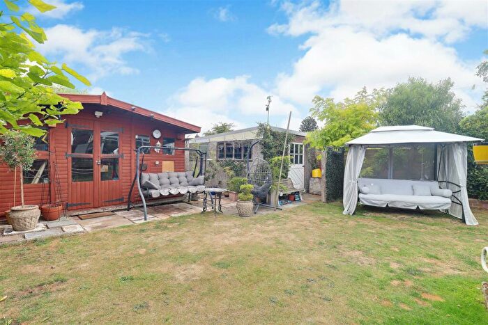 4 Bedroom Detached House For Sale In Beech Road, Elloughton, HU15