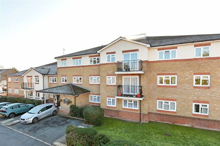 1 Bedroom Flat For Sale In Peregrine Gardens, Shirley, Croydon, Surrey, CR0