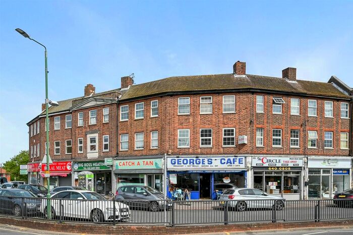 1 Bedroom Flat To Rent In Neville Walk, Carshalton, SM5