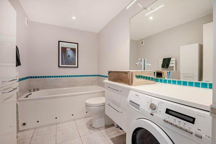 2 Bedroom Flat For Sale In Admirals Walk, West Cliff Road, Bournemouth, Dorset, BH2