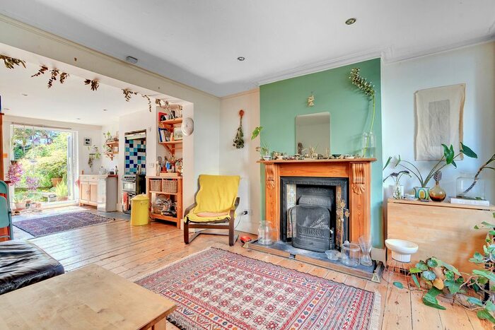5 Bedroom Town House To Rent In Travers Road, London, N7