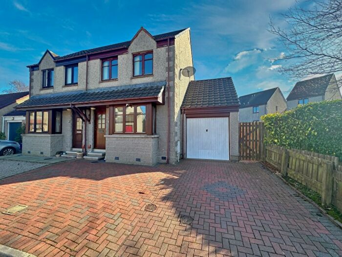 4 Bedroom Semi Detached House To Rent In Clova Crescent, Kingswells, Aberdeen, AB15