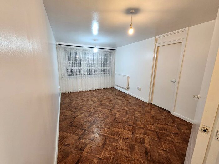1 Bedroom Flat To Rent In Heylyn Square, London, E3