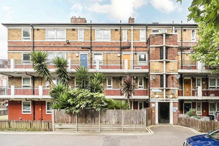2 Bedroom Flat For Sale In Neckinger Estate, Bermondsey, SE16