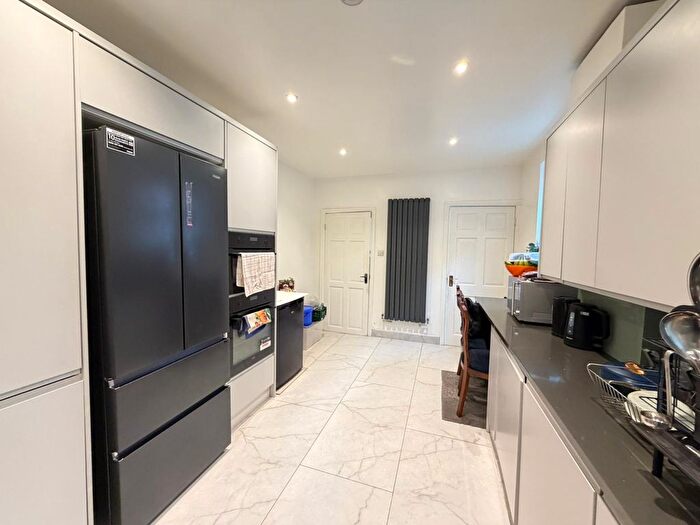 4 Bedroom Terraced House For Sale In Upperton Road, Leicester, LE3