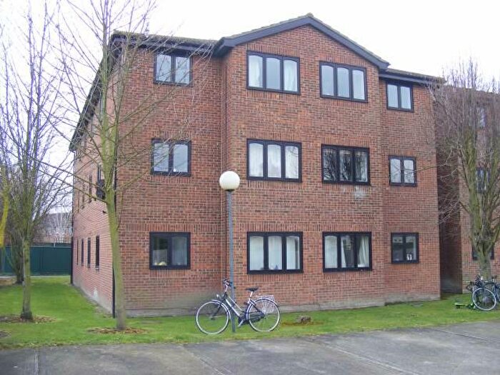 2 Bedroom Apartment To Rent In Speedwell Close, Cambridge, CB1